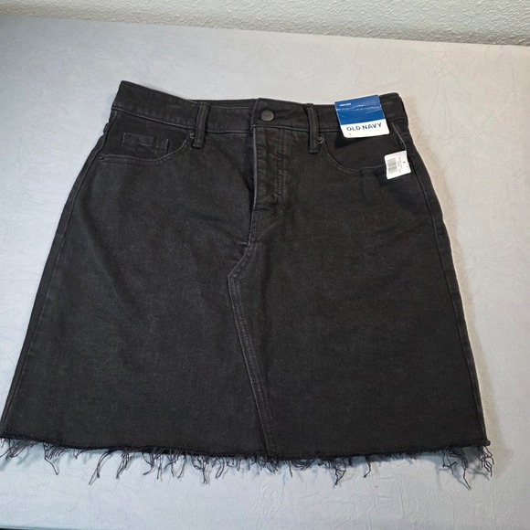 Old Navy Dresses & Skirts - Old Navy Womens High Rise Black Denim Mini Skirt Raw Hem Size 4